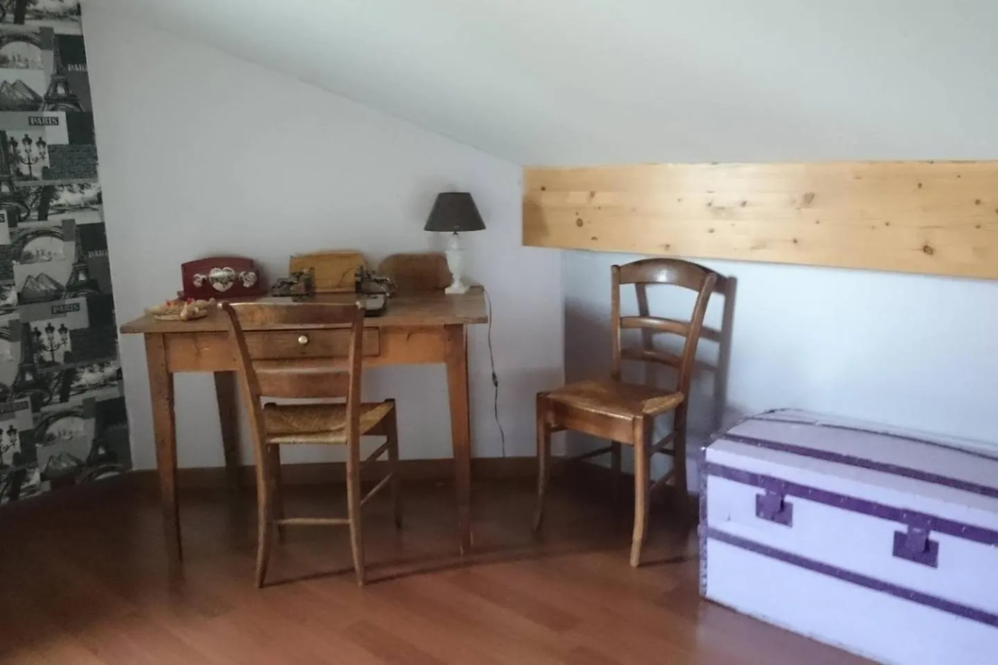 60 M2 Etage Nuit Complet Pour Vous 1 Ch Sdbain Salon Bureau Bibliotheque Et Au Rdec Cuisine Partagee Avec Hote Cras  France